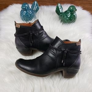 Pikolinos black booties 40